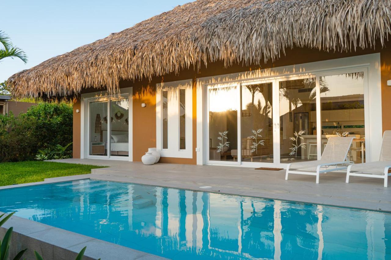 Tanusas Retreat & Spa Puerto Cayo Bagian luar foto
