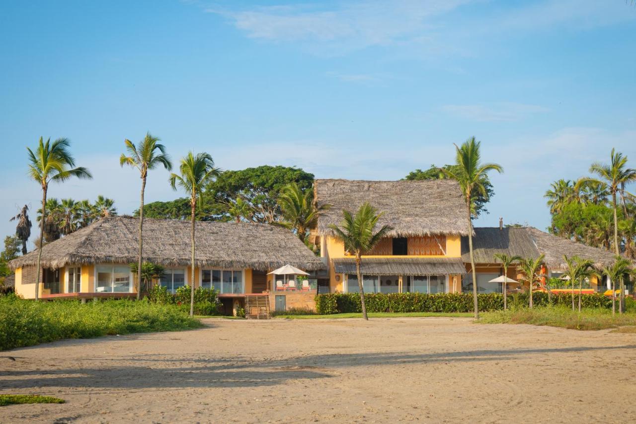 Tanusas Retreat & Spa Puerto Cayo Bagian luar foto