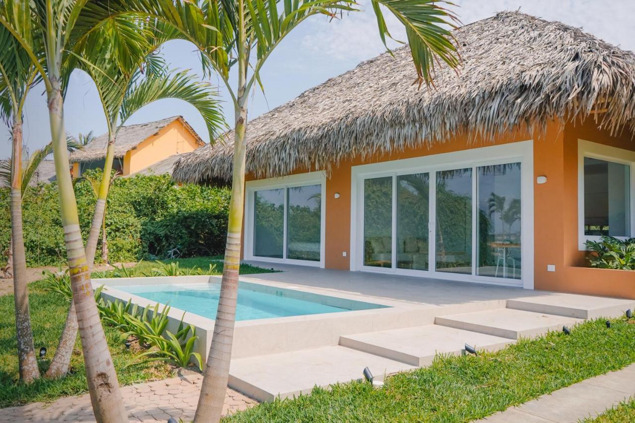 Tanusas Retreat & Spa Puerto Cayo Bagian luar foto