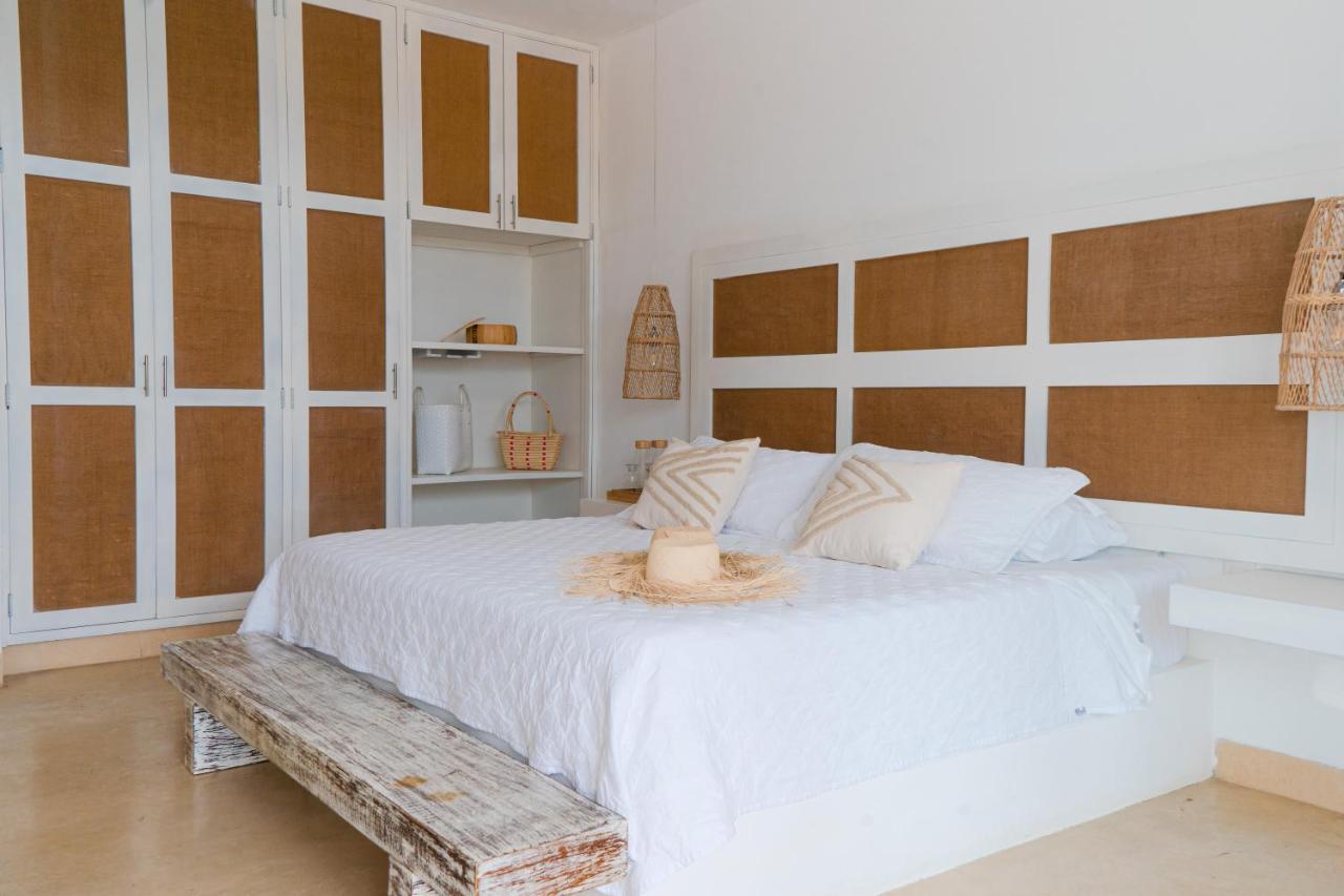Tanusas Retreat & Spa Puerto Cayo Bagian luar foto