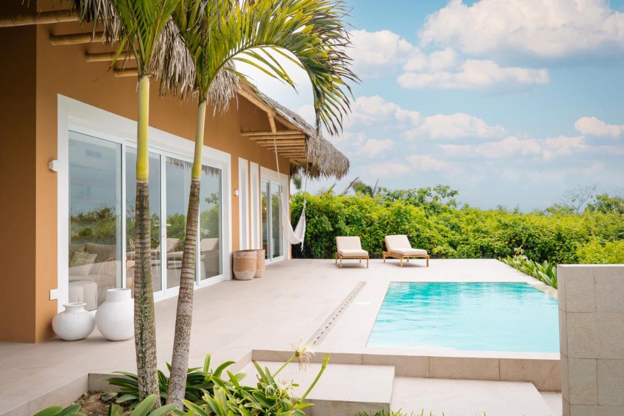 Tanusas Retreat & Spa Puerto Cayo Bagian luar foto