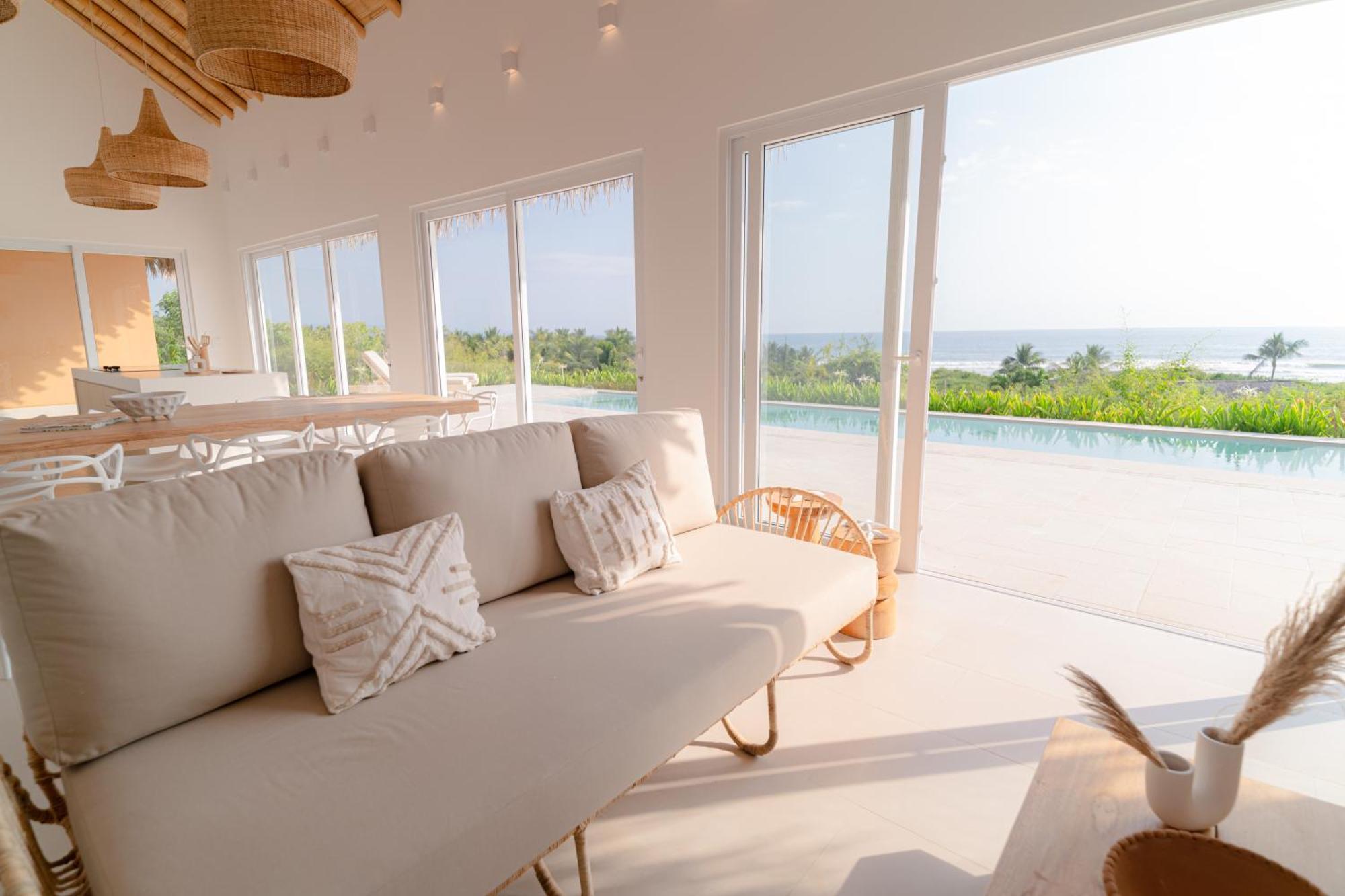 Tanusas Retreat & Spa Puerto Cayo Bagian luar foto